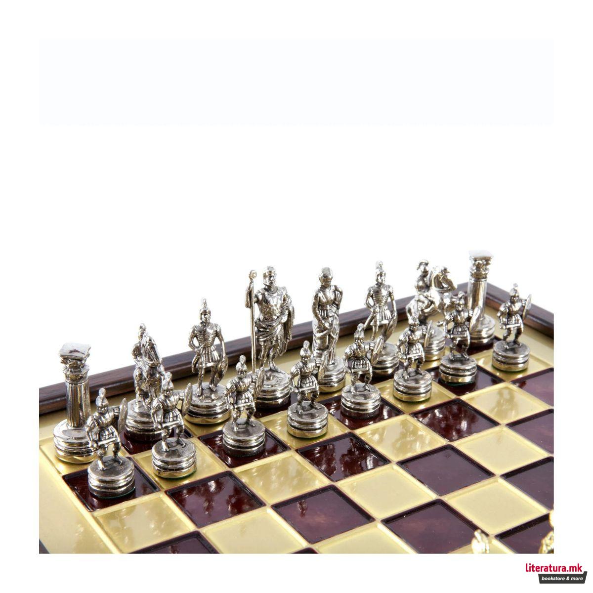 Сет за шах во дрвена кутија, Greek Roman Period Chess Set - Gold & Silver, црвен 