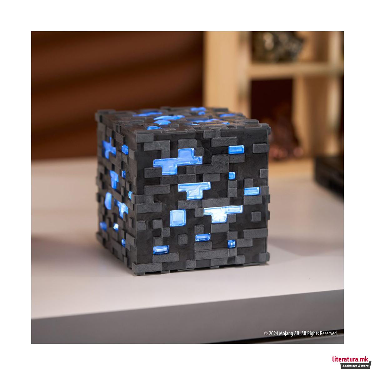 Колекционерска фигура, Minecraft - Illuminating Diamond Ore (Replica) 