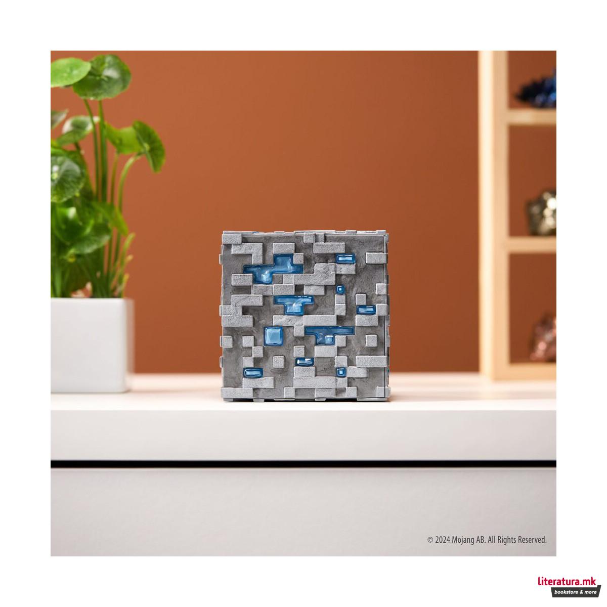 Колекционерска фигура, Minecraft - Illuminating Diamond Ore (Replica) 