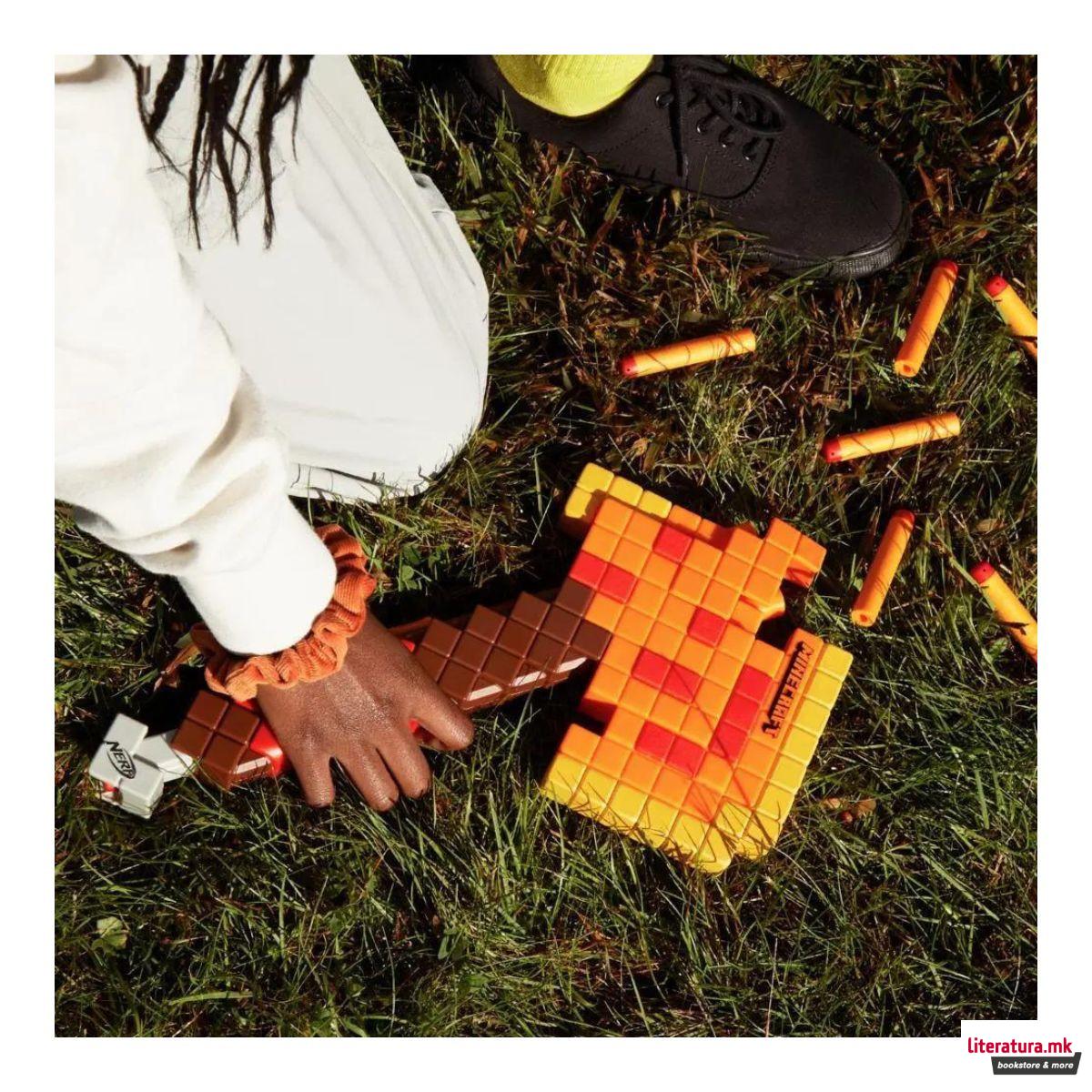 Играчка секира со мека муниција, Nerf Minecraft Firebrand, Dart Blasting Axe 