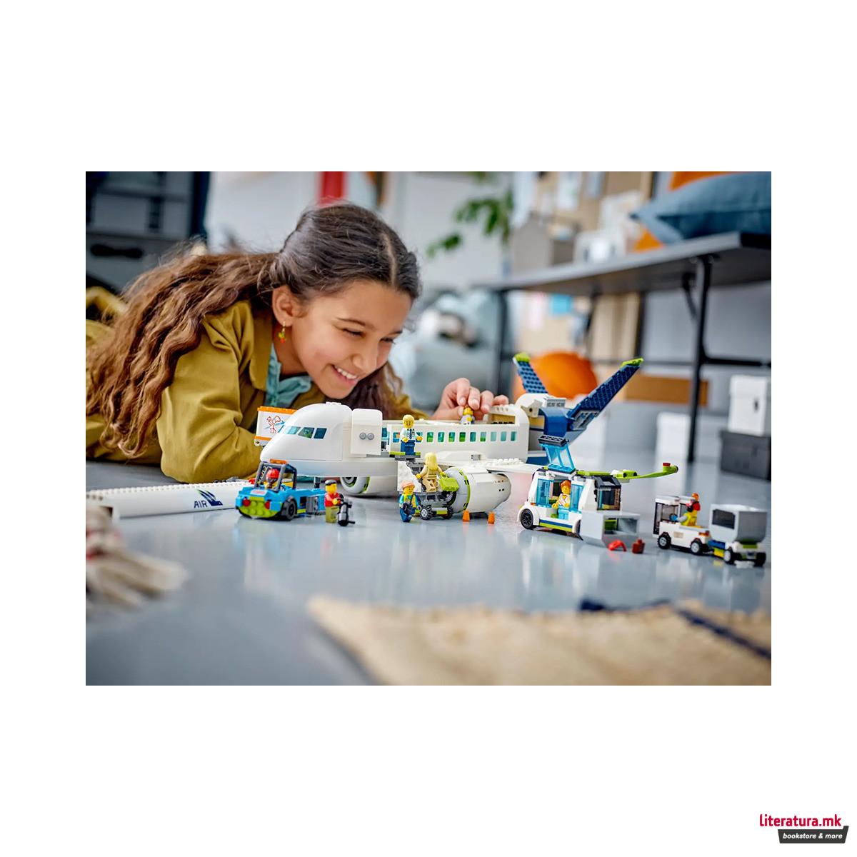 LEGO коцки, City, Passenger Airplane 