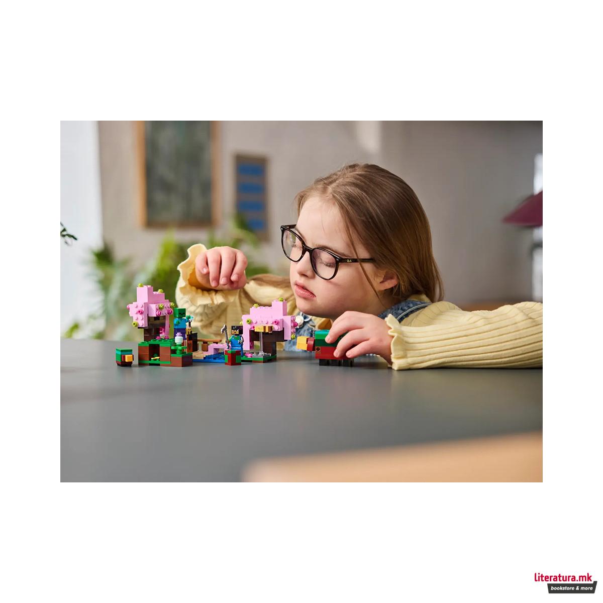 LEGO коцки, Minecraft, The Cherry Blossom Garden 