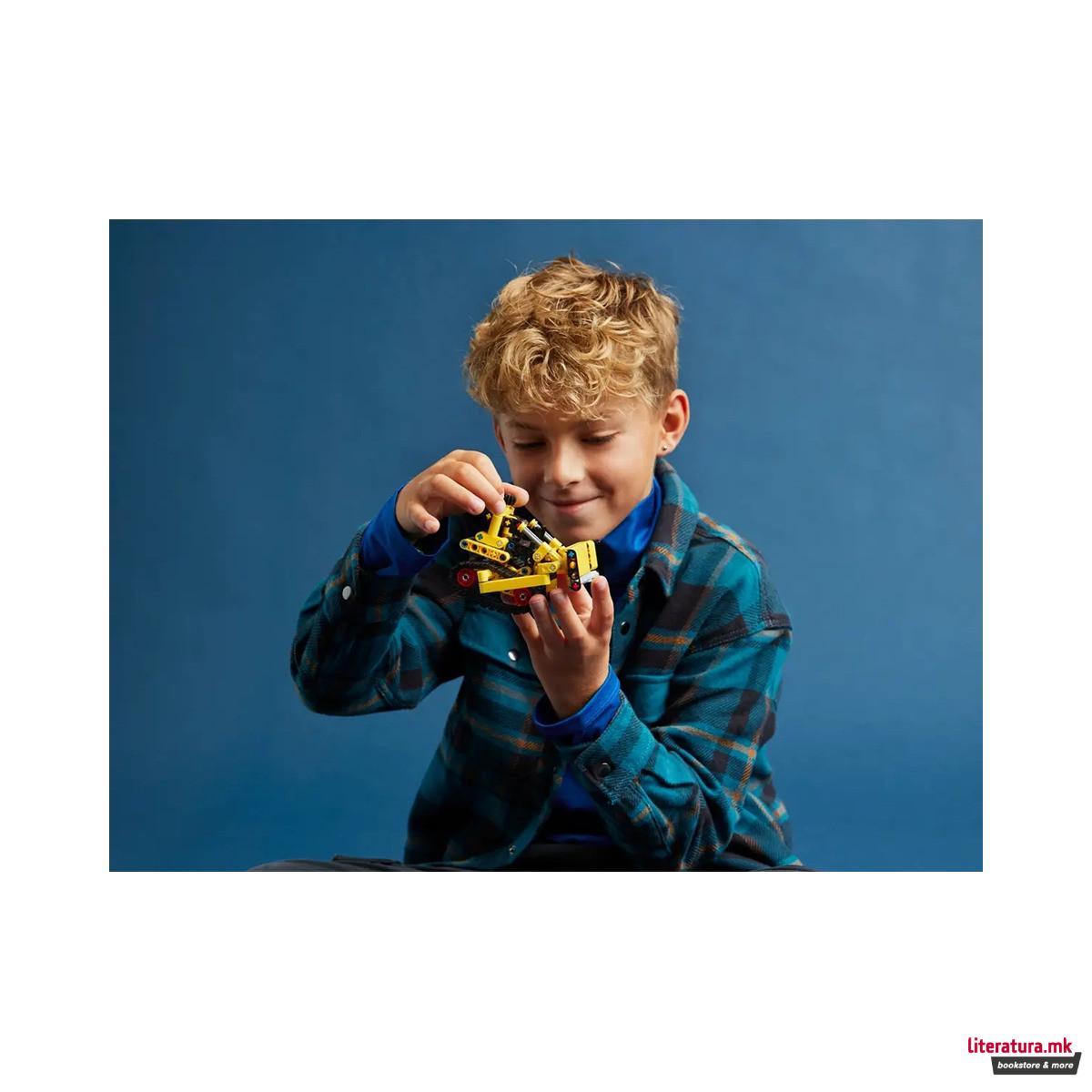 LEGO коцки, Technic, Heavy-Duty Bulldozer 