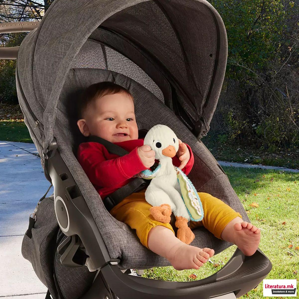 Плишана играчка - гуска, Fisher Price - Snuggle Up Goose 