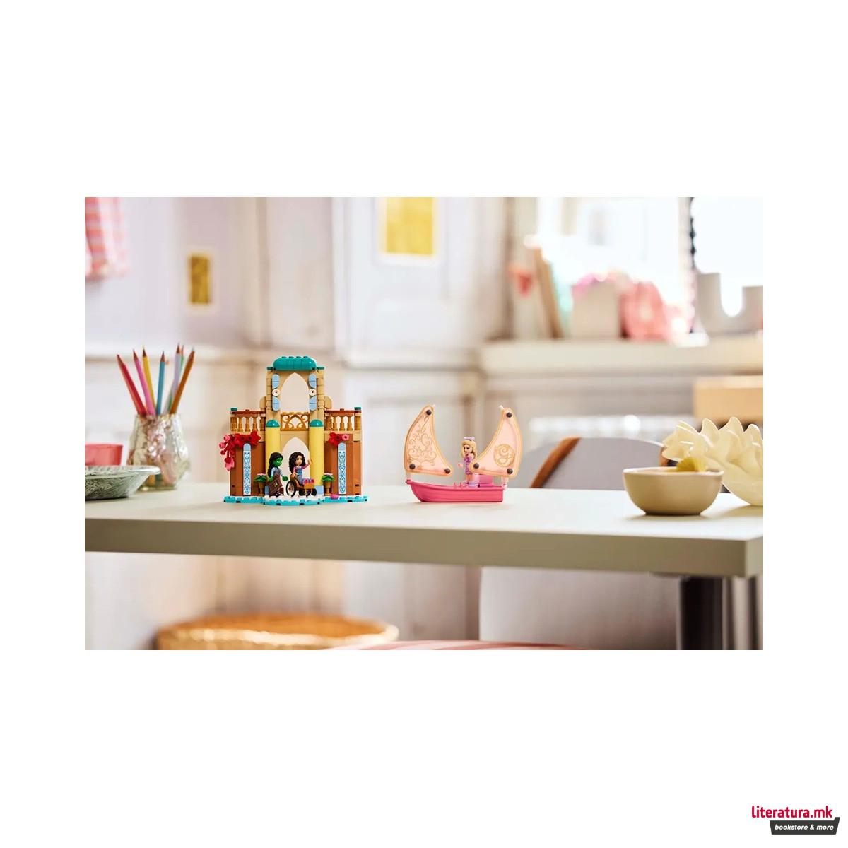 LEGO коцки, Wicked, Glinda, Elphaba & Nessarose at Shiz University 