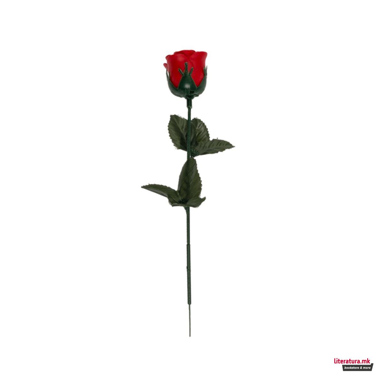 Пластична црвена ружа со LED светло 