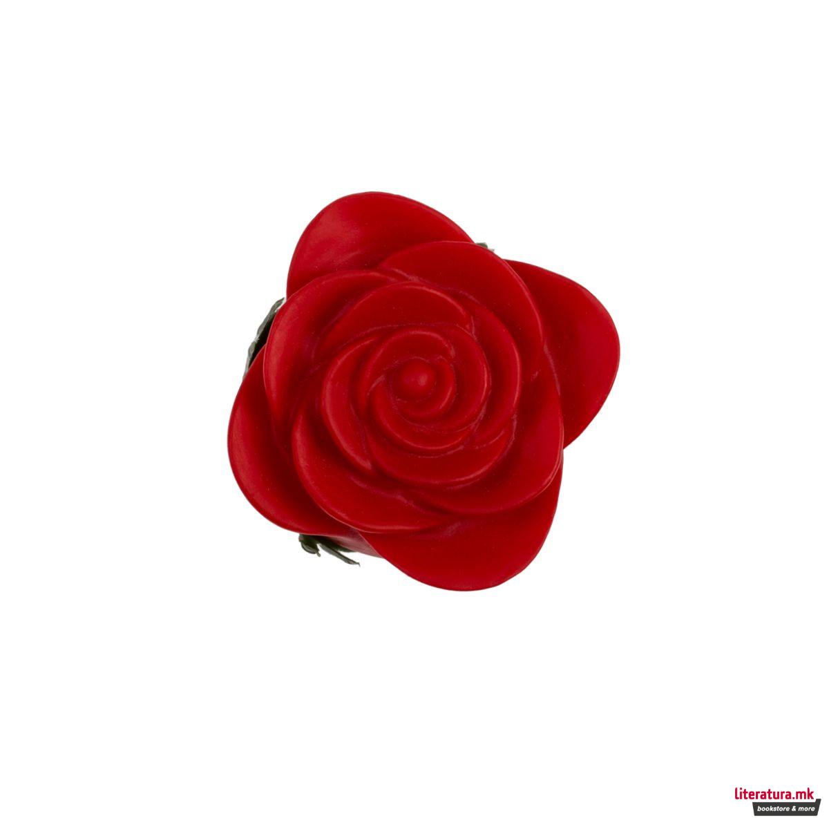 Пластична црвена ружа со LED светло 