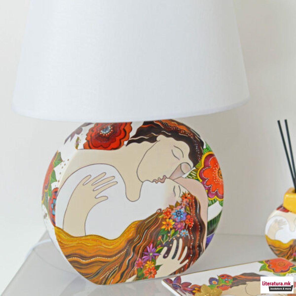 Столна ламба, Laurel Burch - The First Kiss, 22 x 15 cm 