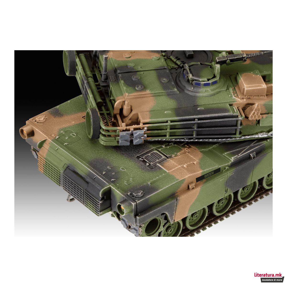 Макета + бои и алатки, Model Set M1A1 AIM(SA)- M1A2 Abrams, 1:72 