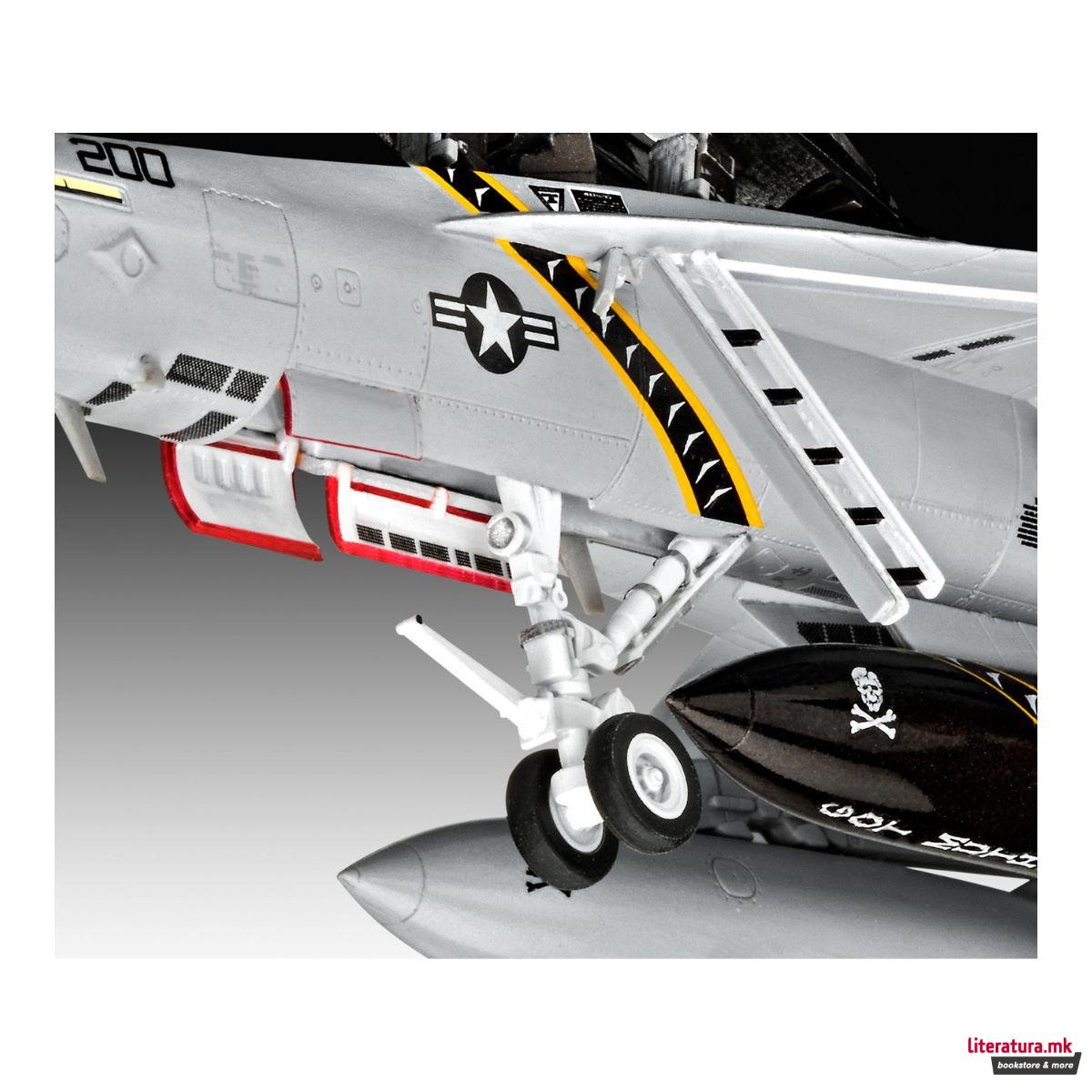 Макета + бои и алатки, Model Set F-A-18F Super Hornet, 1:72 