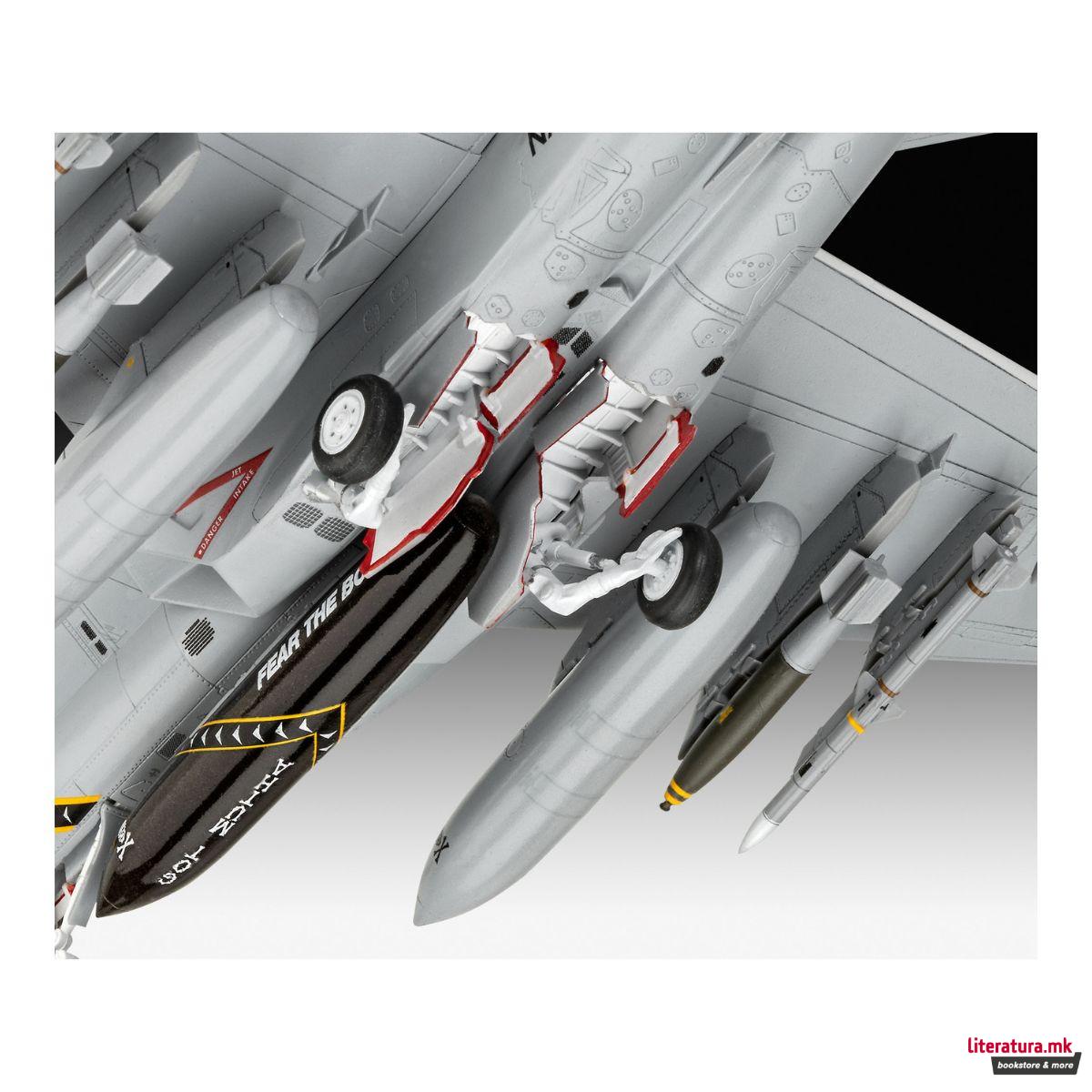 Макета + бои и алатки, Model Set F-A-18F Super Hornet, 1:72 