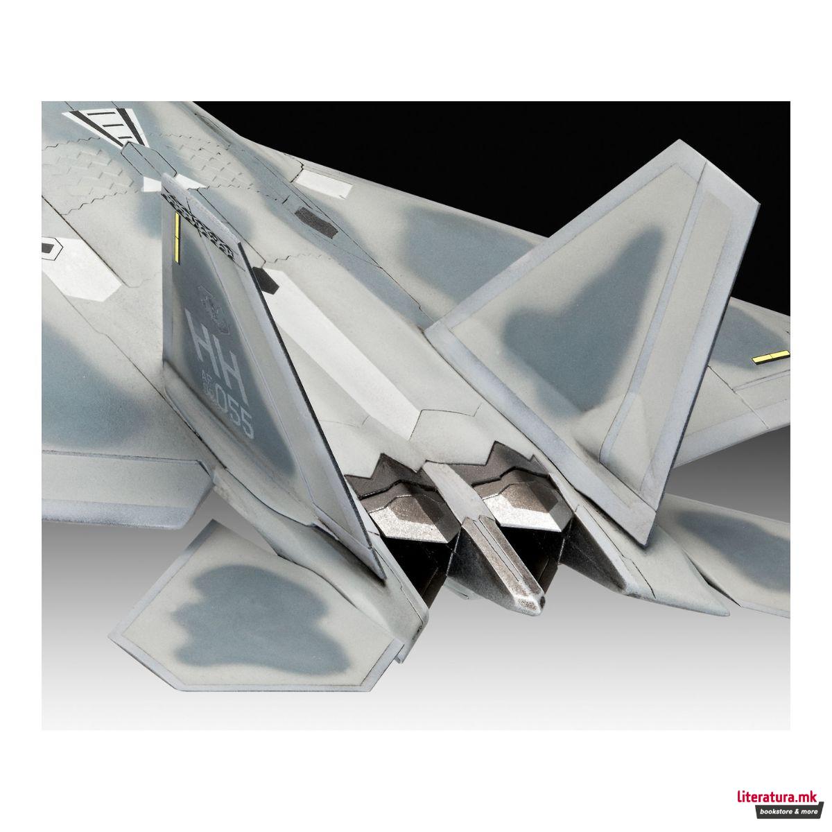 Макета + бои и алатки, Model Set Lockheed Martin F-22A Raptor, 1:72 