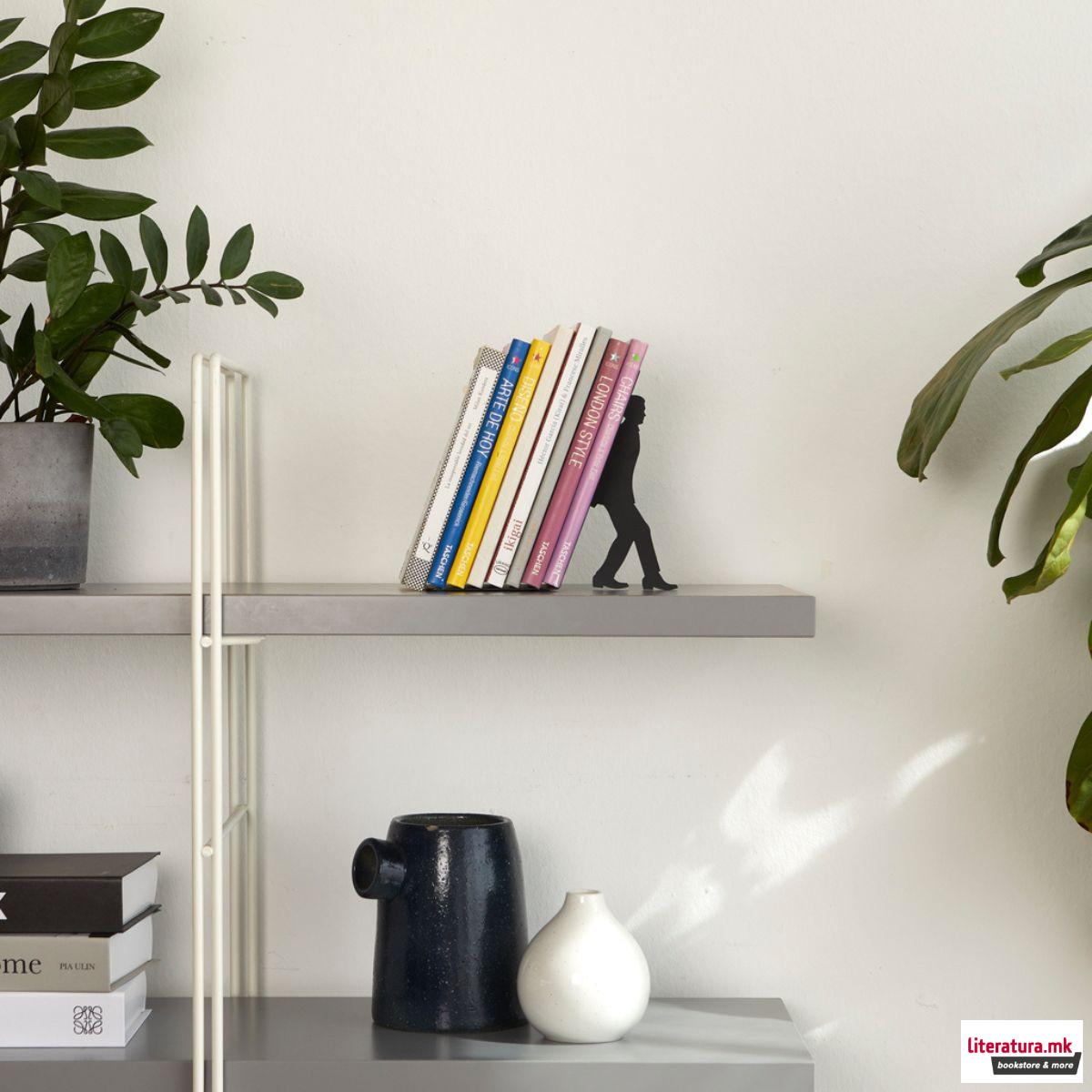 Држач за книги, Too Many Books 