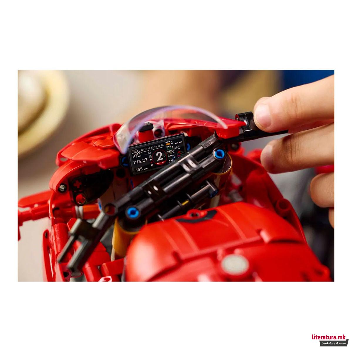 LEGO коцки, Technic, Ducati Panigale V4 S Motorcycle 