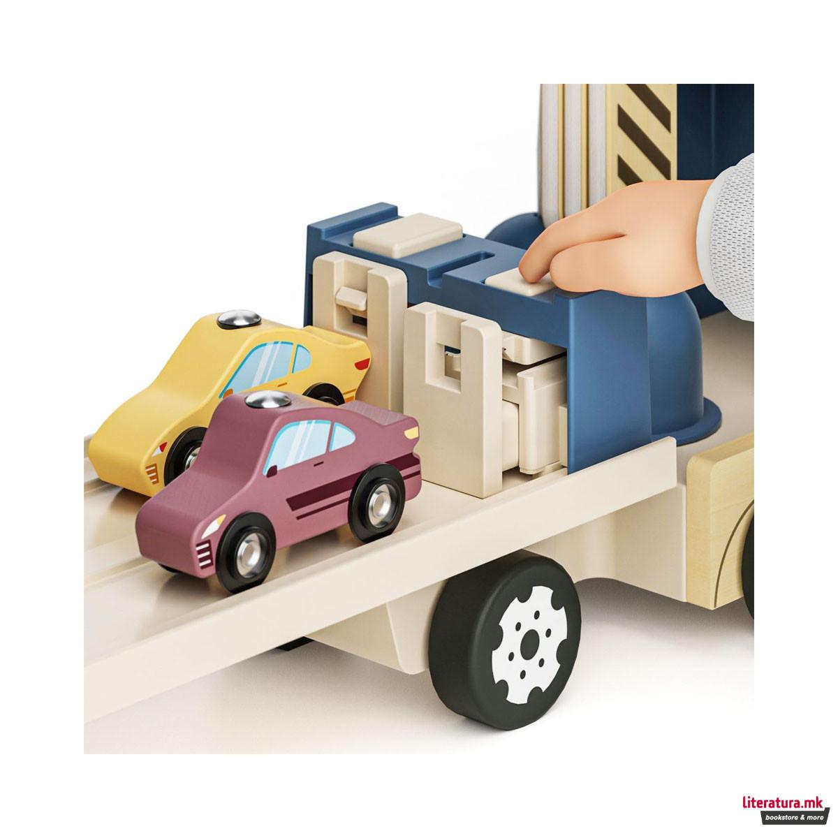 Дрвен сет за игра Roll & Race Car Transporter 