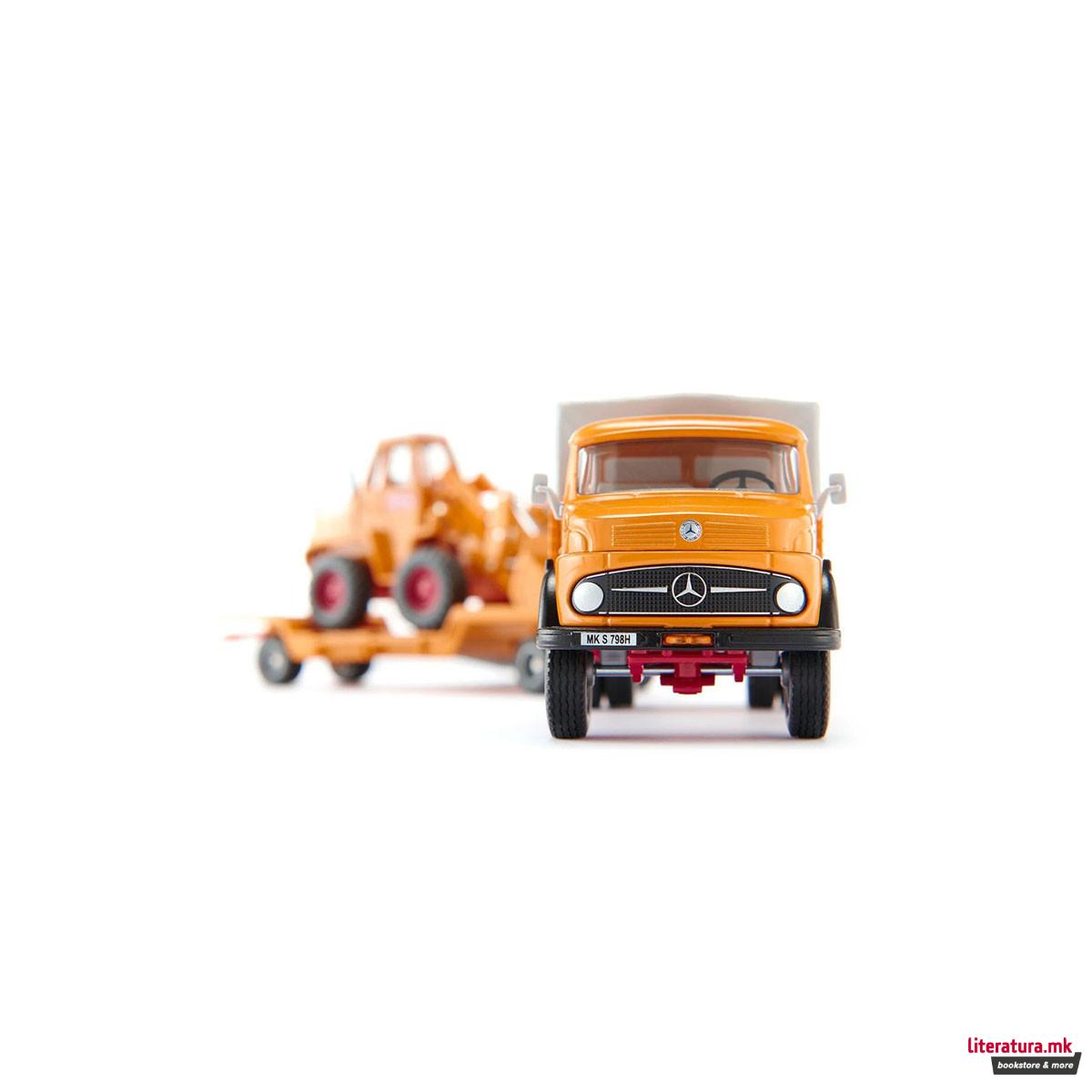 Фигура, Mercedes-Benz 710 with Kramer 411 4-wheel loader 