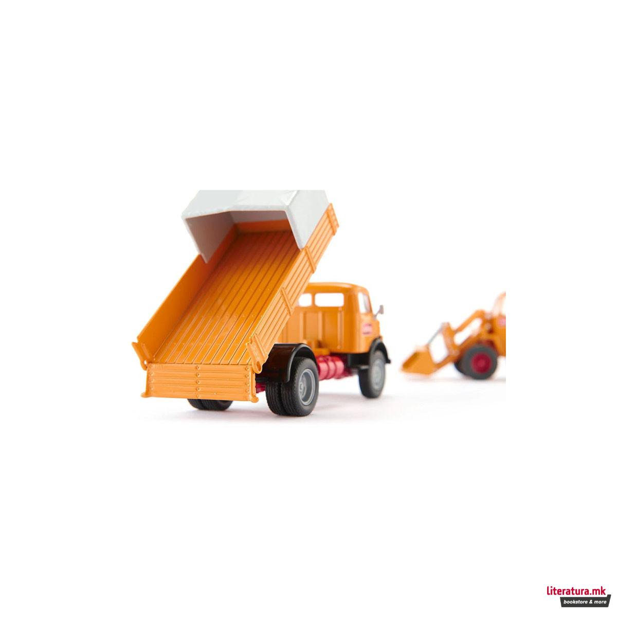 Фигура, Mercedes-Benz 710 with Kramer 411 4-wheel loader 