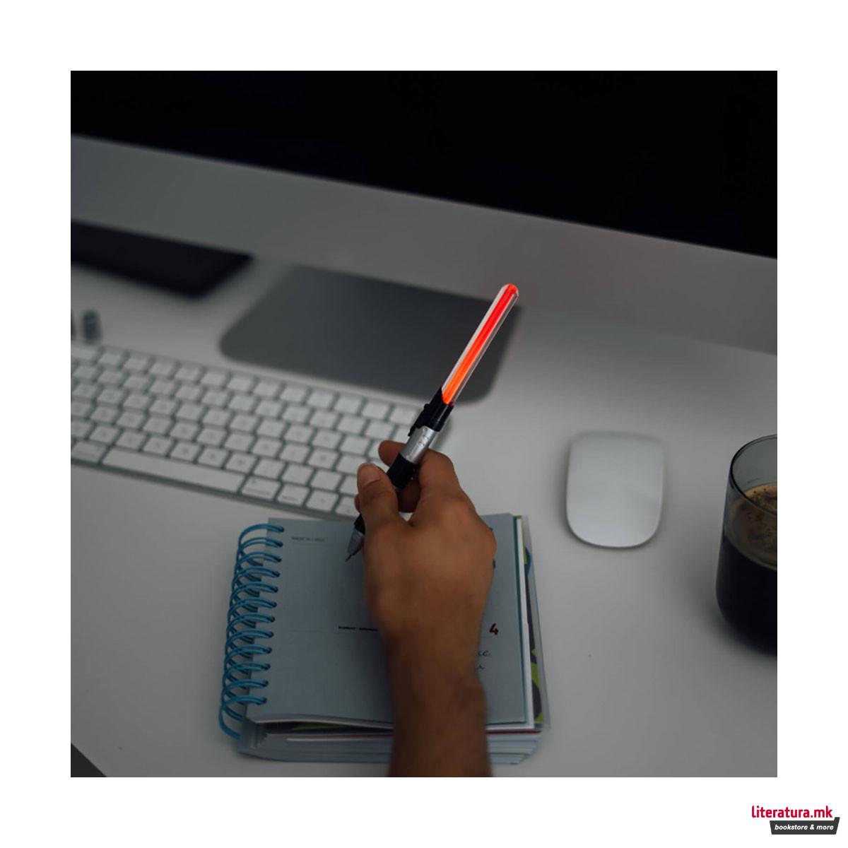 Сет од 2 пенкала со LED светло, Star Wars - Lightsabers 