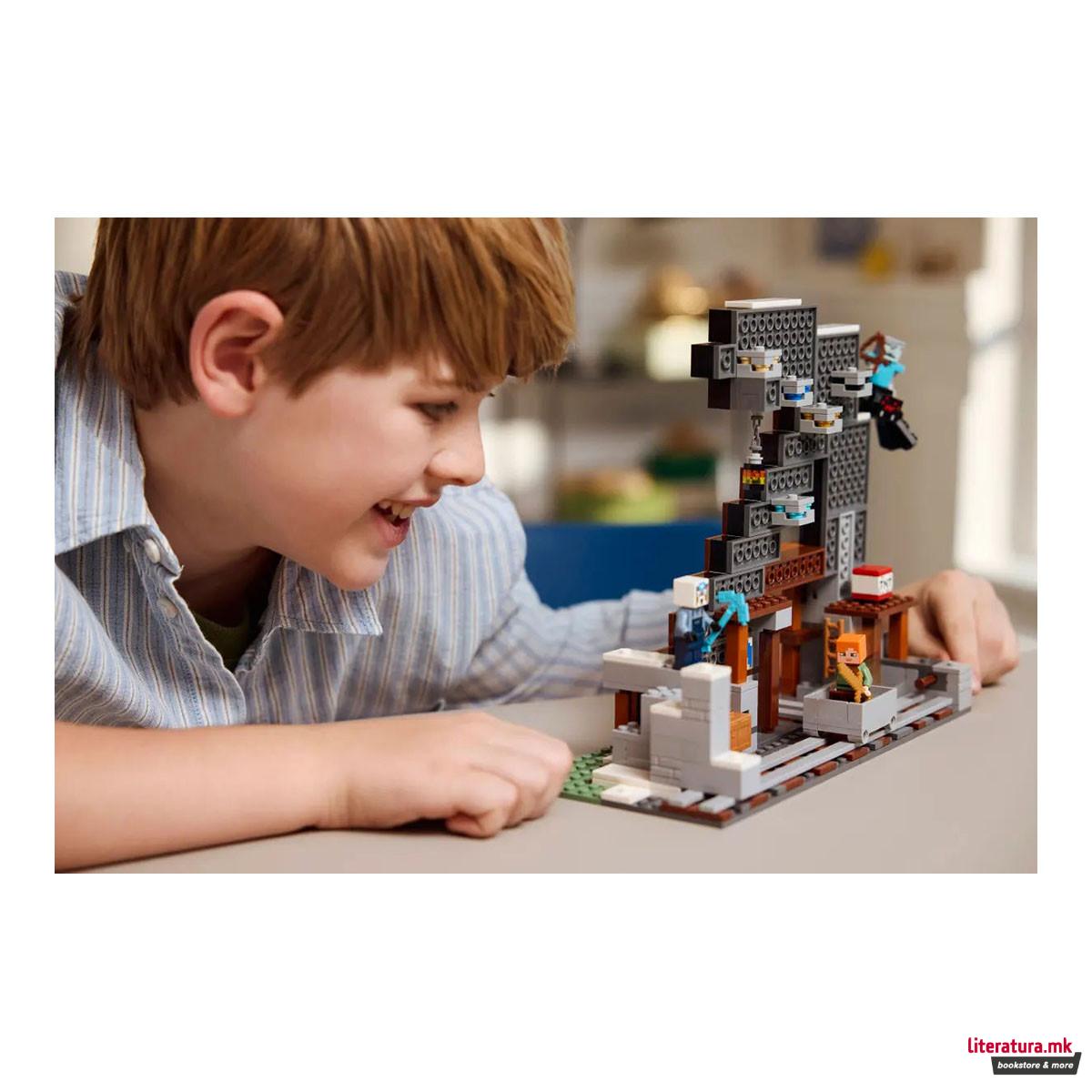 LEGO коцки, Minecraft, The Pickaxe Mine 