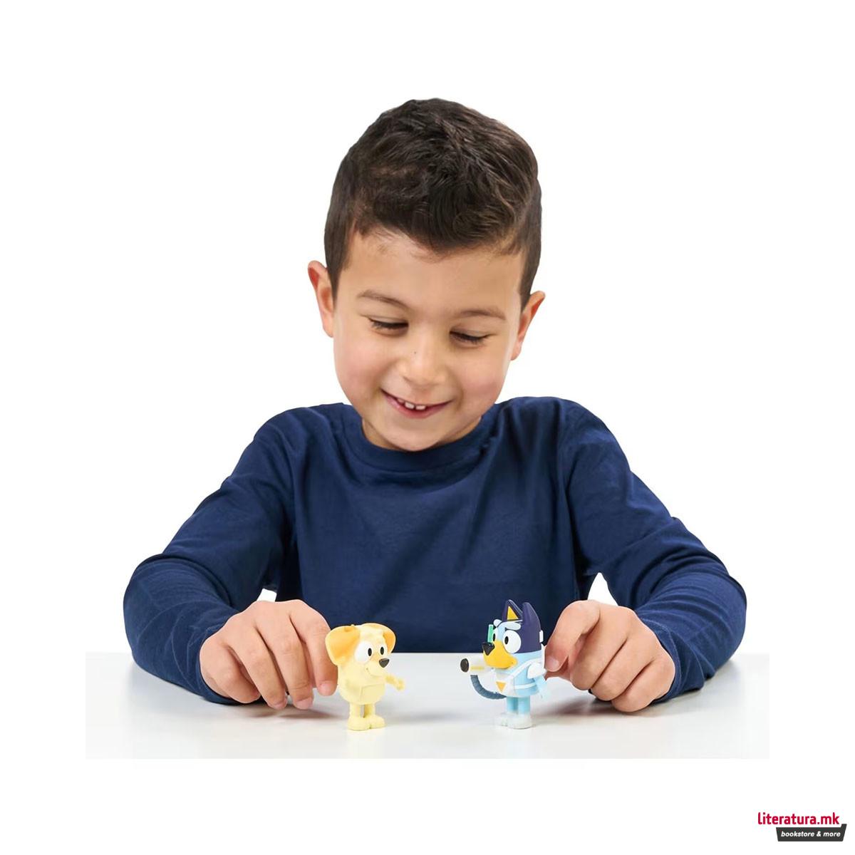 Сет фигури, Bluey: School Friends - Fairytale/Surprise Blaster Suit 