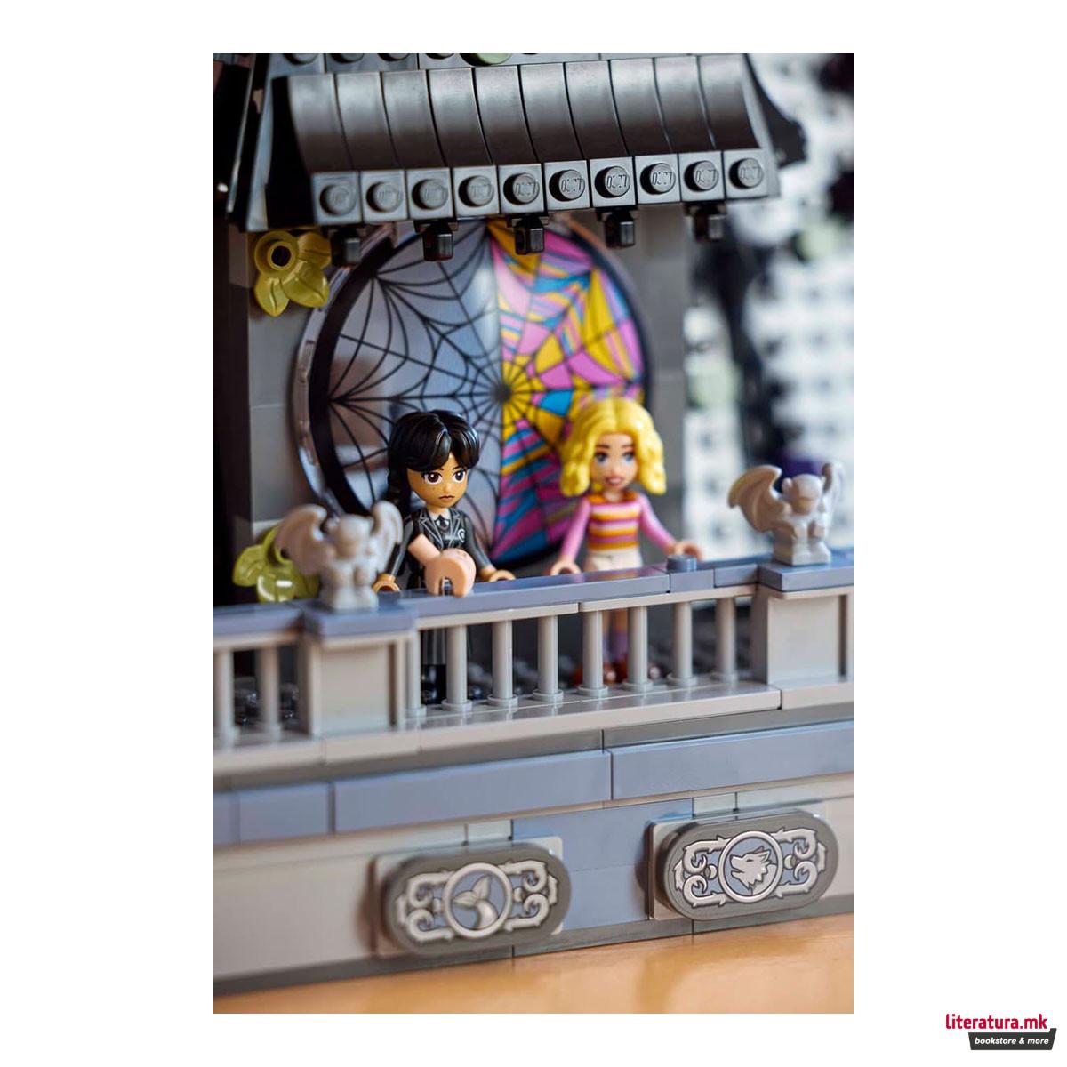 LEGO коцки, Wednesday - Wednesday & Enid's Dorm Room 