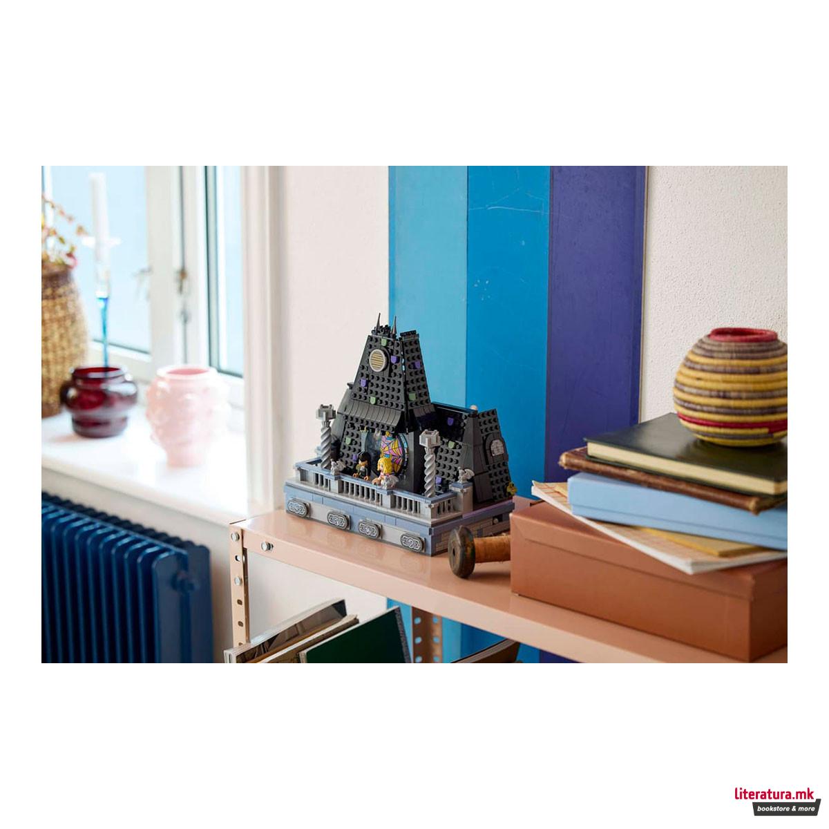 LEGO коцки, Wednesday - Wednesday & Enid's Dorm Room 