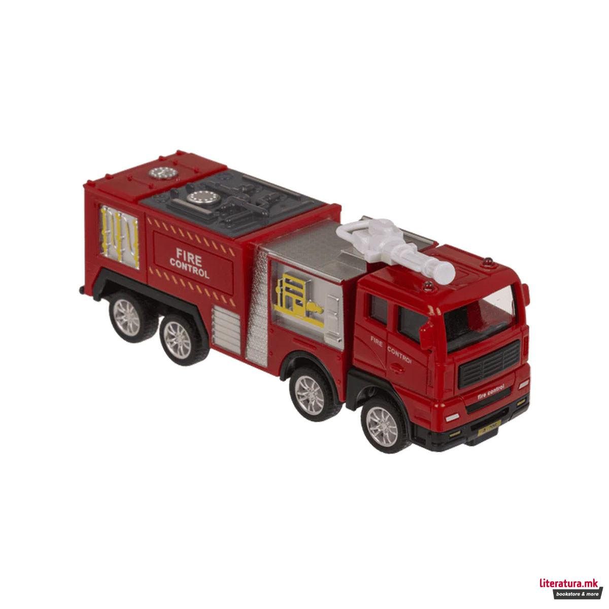 Фигура - Пожарникарски камион, 2 модели 
