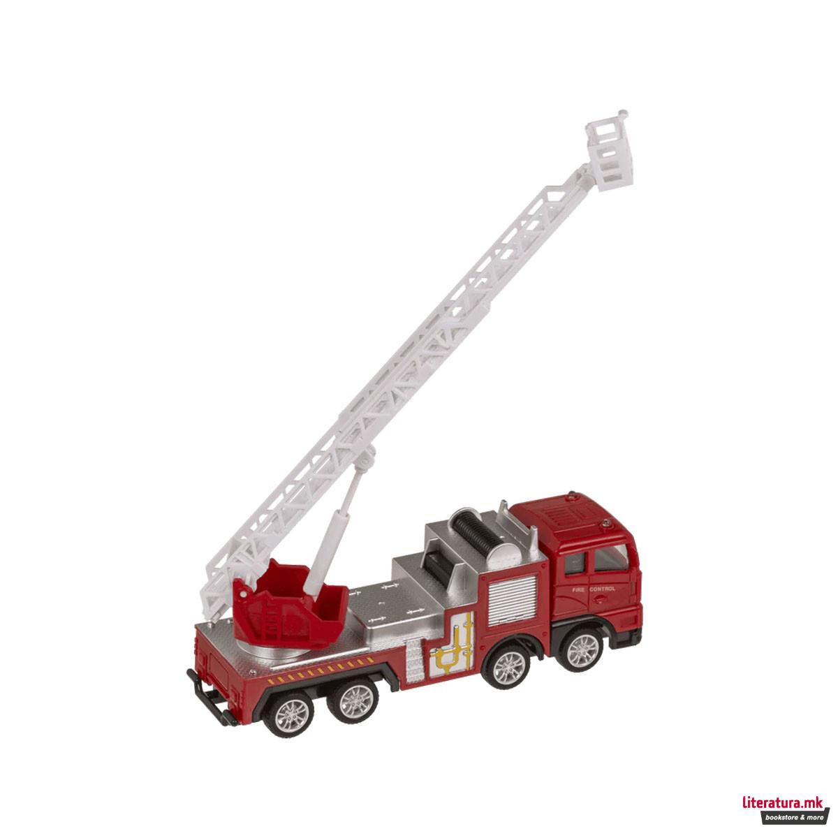 Фигура - Пожарникарски камион, 2 модели 