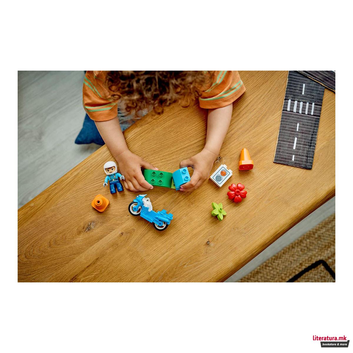 LEGO коцки, Duplo, Blue Police Motorcycle 