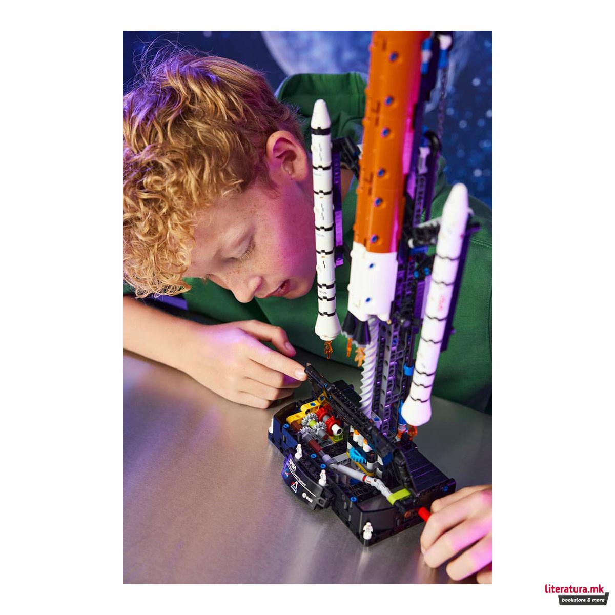 LEGO коцки, Technic, NASA Artemis Space Launch System Rocket 