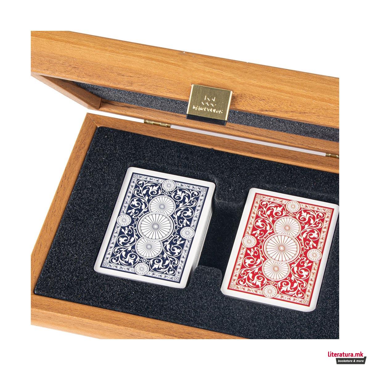 Карти за играње во кутија, Plastic Coated Playing Cards in Wooden Case with Lupo Burl