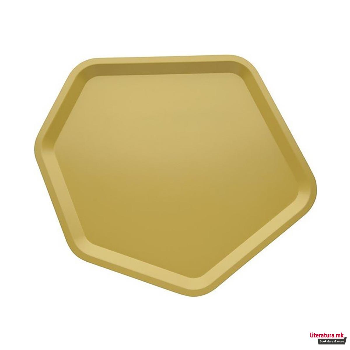 Послужавник, Territoire, жолт 