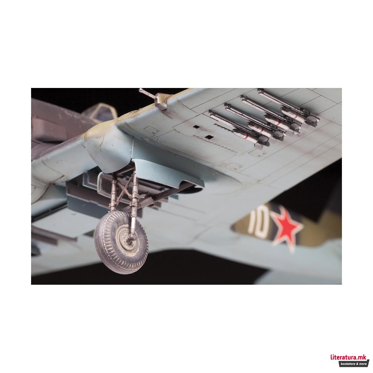 Макета, Soviet attack aircraft IL-2 Shturmovik, 283 парчиња, 1:48 