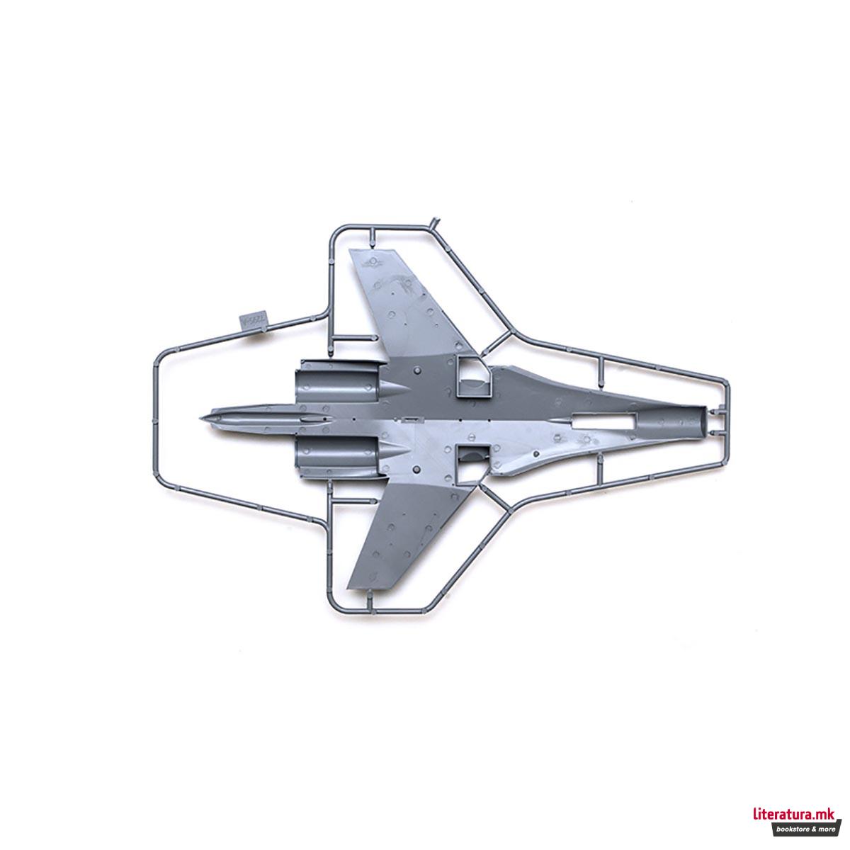 Макета, Russian air superiority fighter Su-27SM Flanker B mod. 1, 210 парчиња, 1:72 