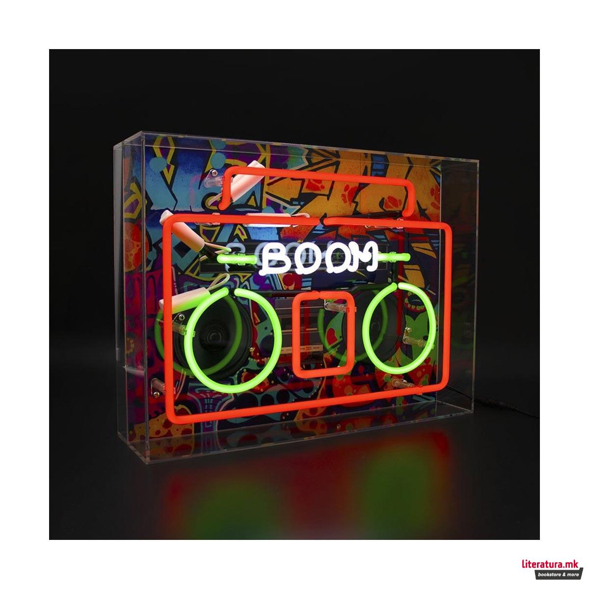 Неонски знак во кутија, 