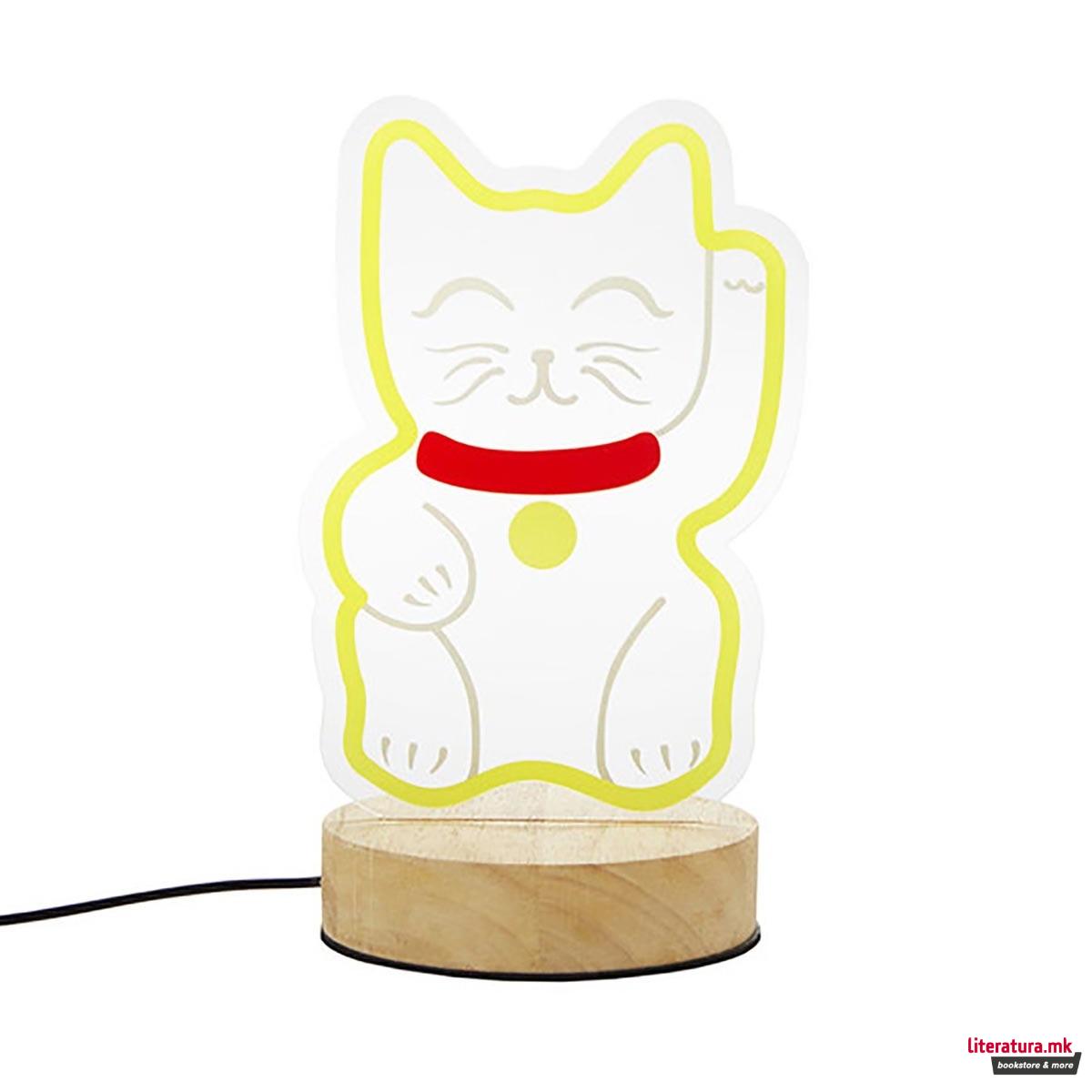 Столна ламба, Lucky Cat 