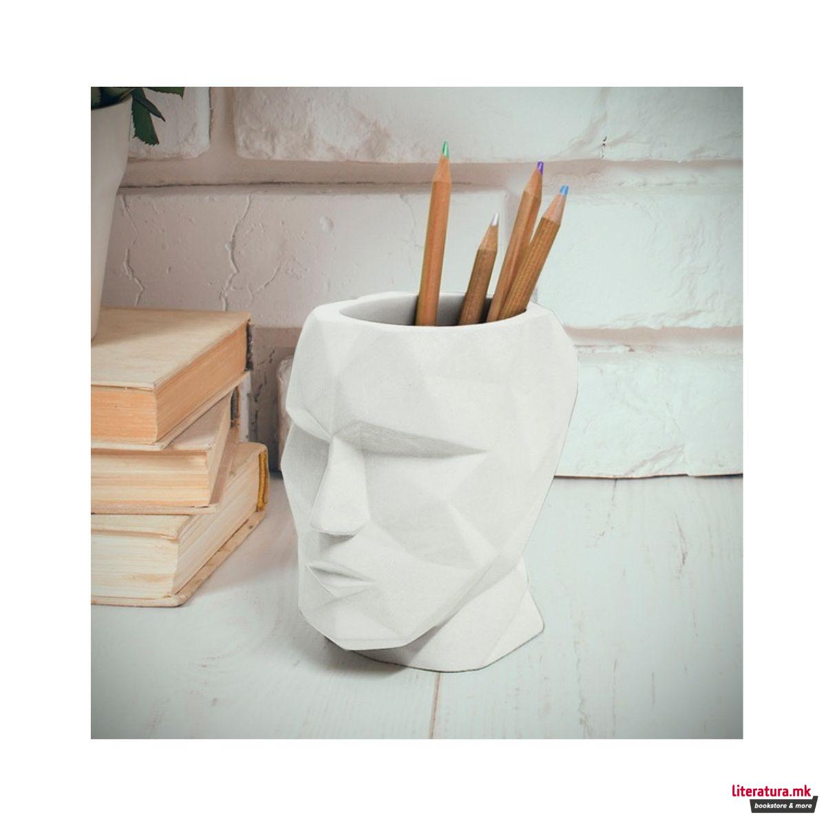 Чаша за пенкала - бела, The Head