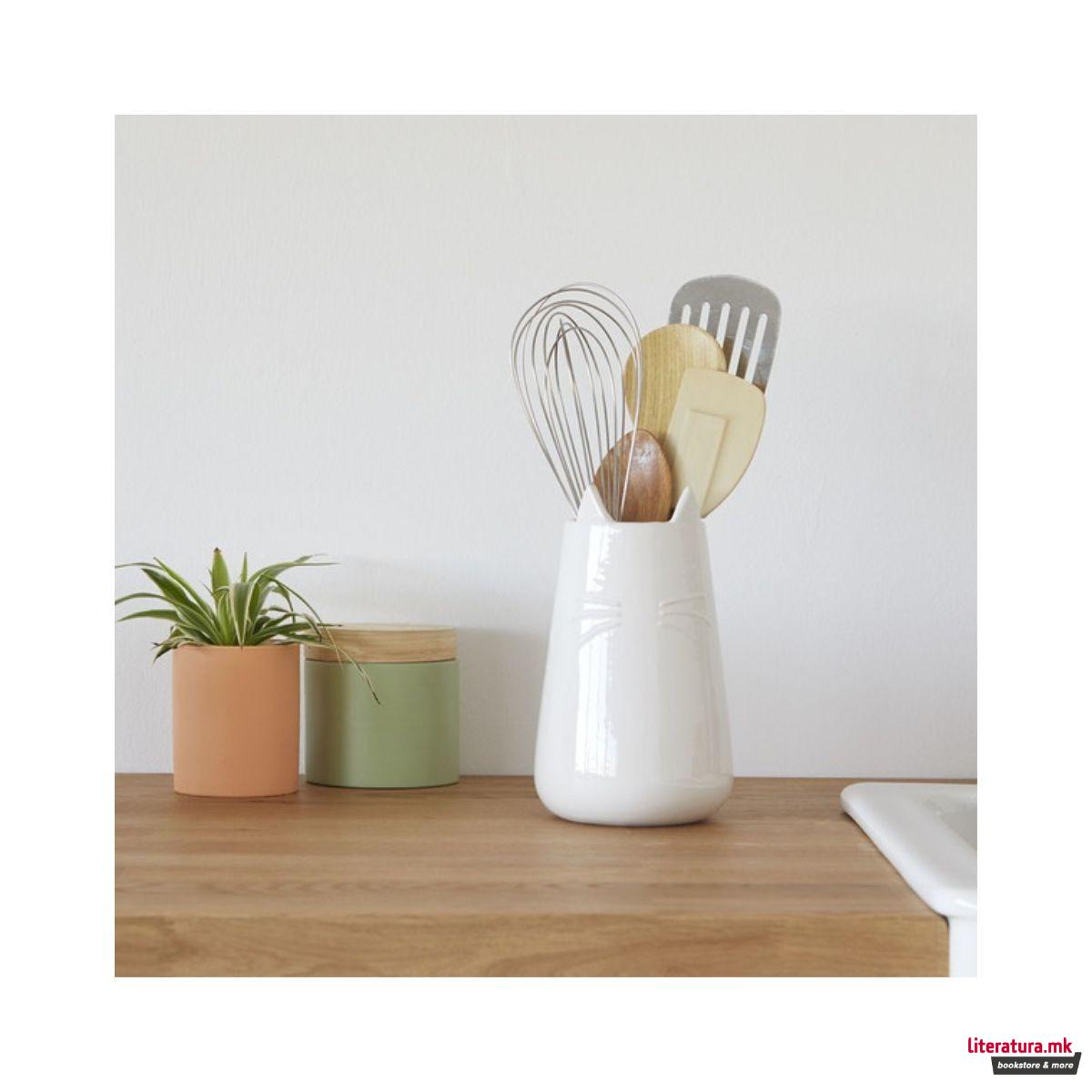 Повеќенаменски сад, Meow 